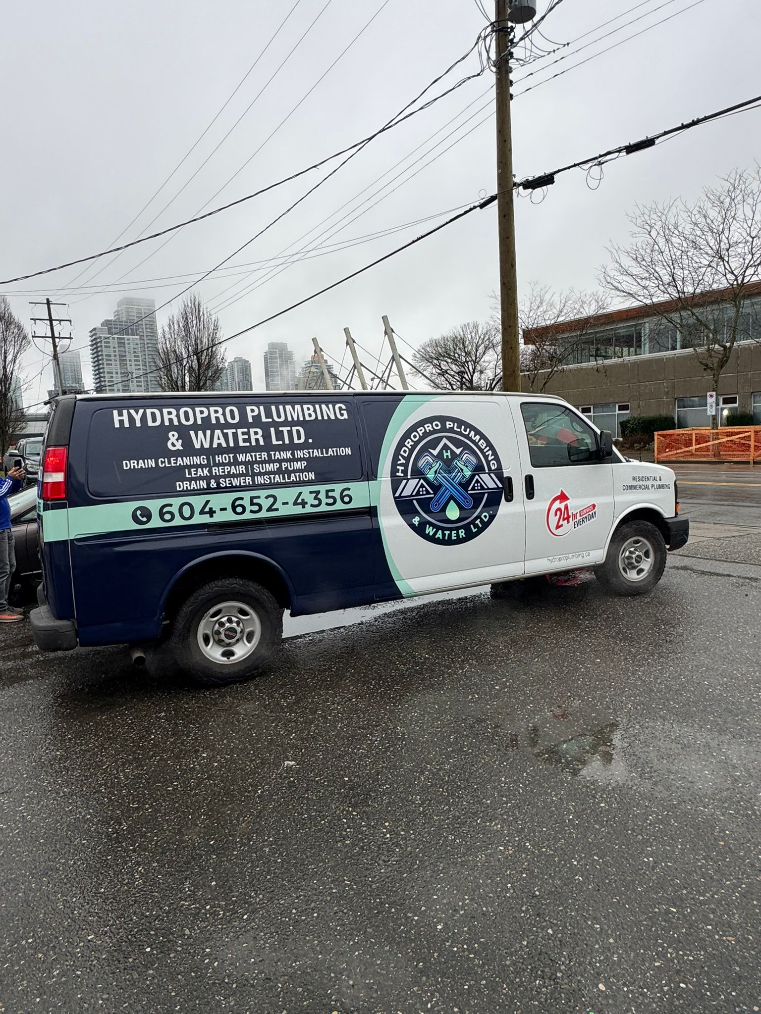 HYDROPRO PLUMBING & WATER LTD professional team